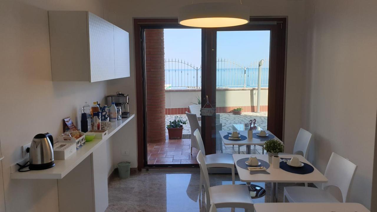 테르몰리 Tramonto Sul Mare B&B 외부 사진